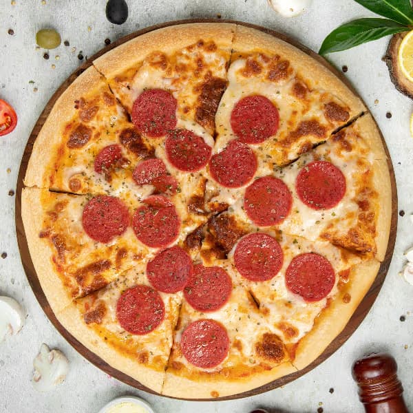 بيتزا بيبيروني