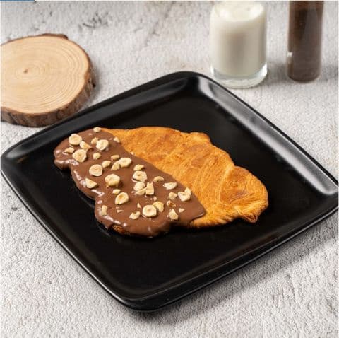 كروسان مسطح بالبندق