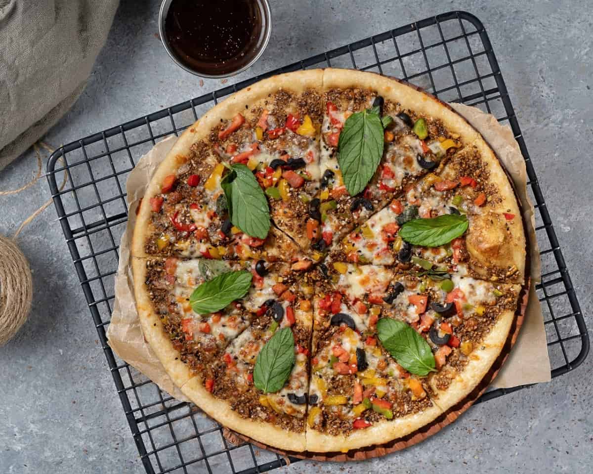 منقوشة زعتر وخضروات