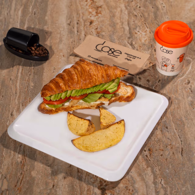 كرواسون افوكادو دجاج